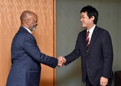 Read more about the article حمدوك: حكومة جديدة تشكل بالإجماع لمنع الانهيار